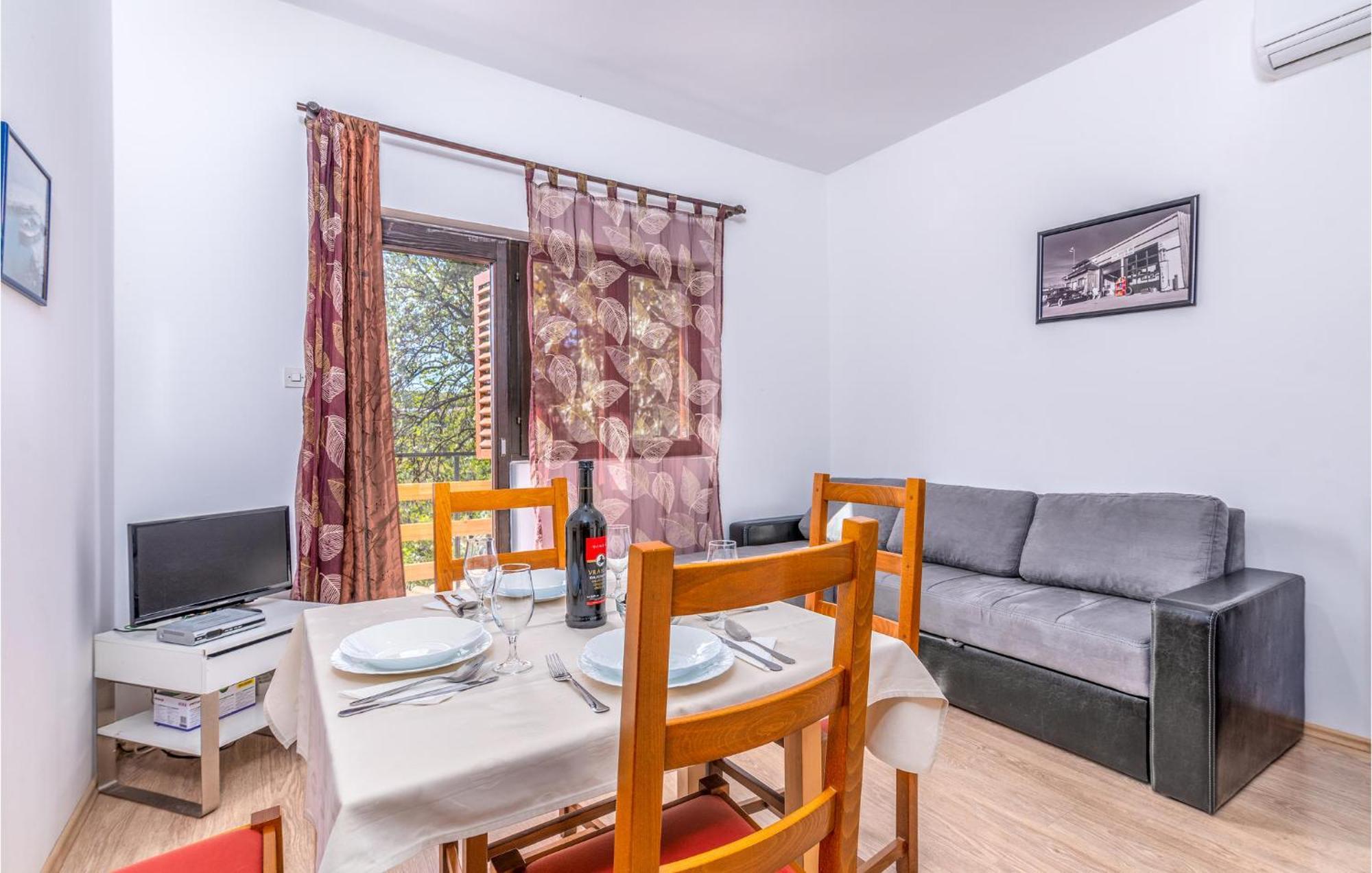 Gorgeous Apartment In Krk With Kitchen Крк Экстерьер фото