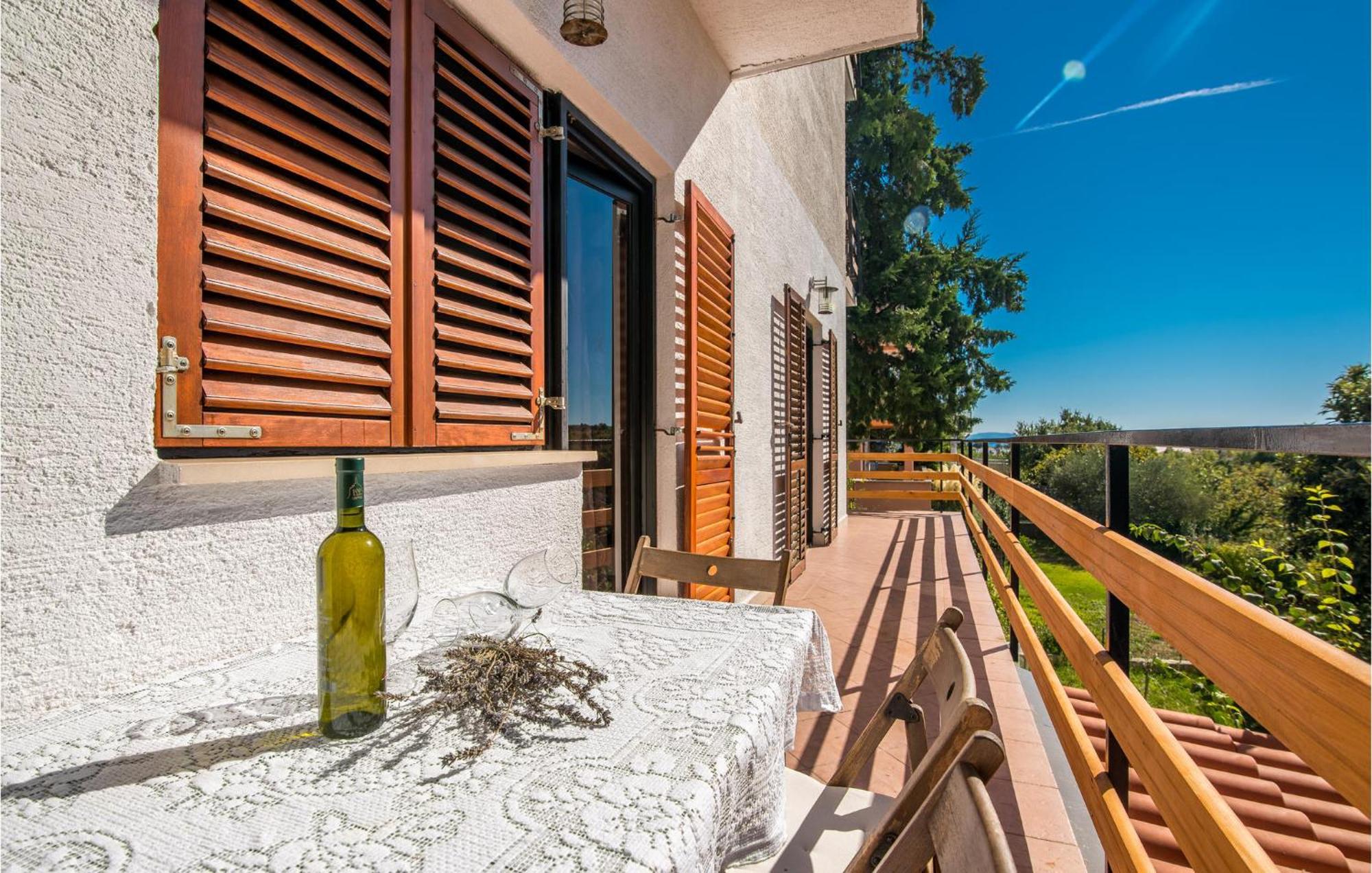 Gorgeous Apartment In Krk With Kitchen Крк Экстерьер фото