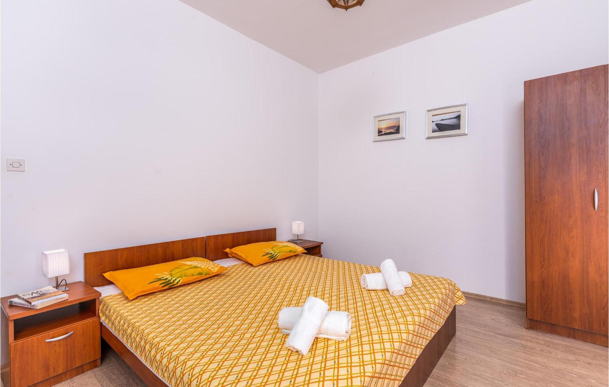 Gorgeous Apartment In Krk With Kitchen Крк Экстерьер фото